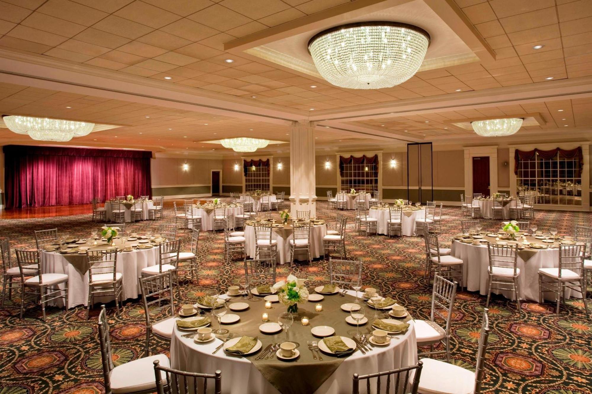 Sheraton Greensboro Exterior photo
