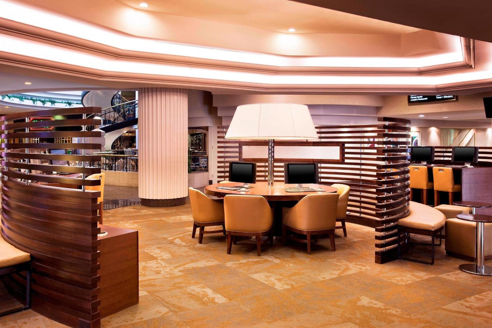 Sheraton Greensboro Exterior photo